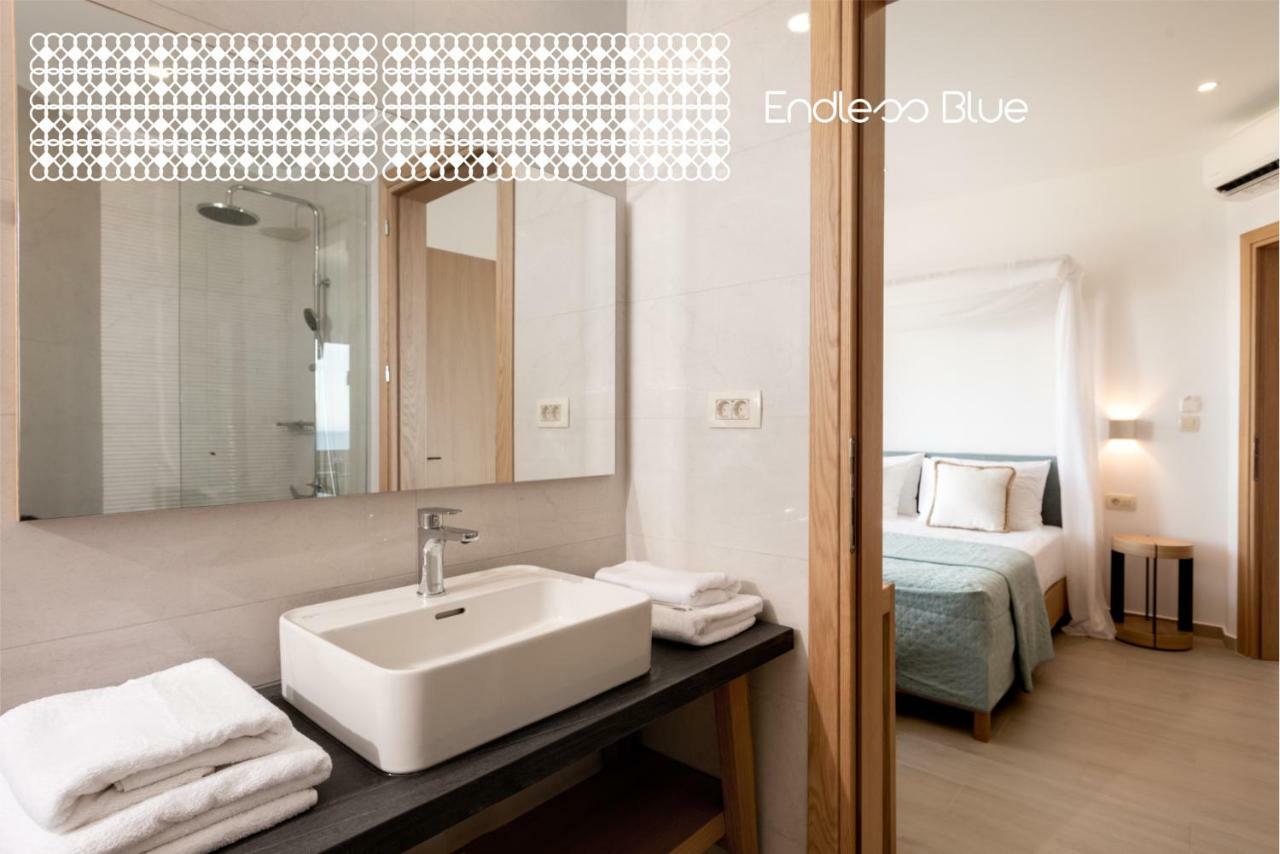 Endless Blue Apartment Palaiochora Exterior foto